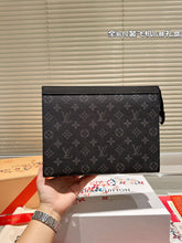 Load image into Gallery viewer, LV Clutch Bags
