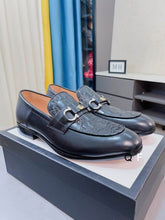 Load image into Gallery viewer, Gucci Men Dress shoes
