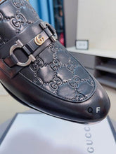 Load image into Gallery viewer, Gucci Men Dress shoes
