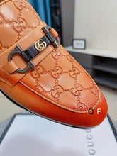 Load image into Gallery viewer, Gucci Men Dress shoes
