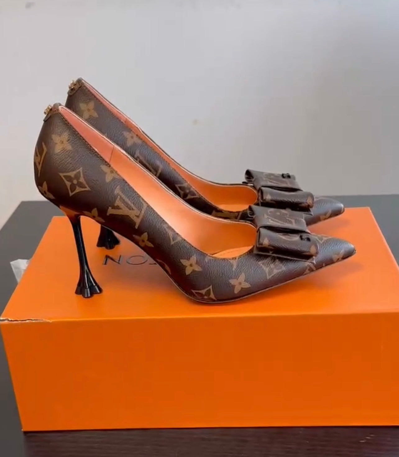 Louis Vuitton Women Pump