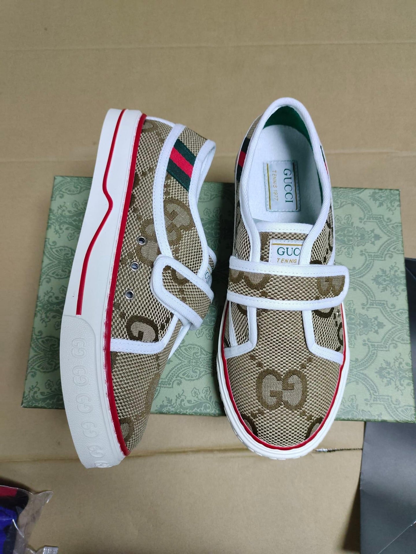 Gucci Women Sneakers