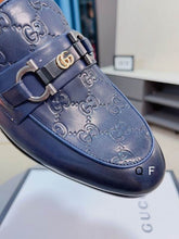 Load image into Gallery viewer, Gucci Men Dress shoes
