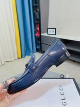 Load image into Gallery viewer, Gucci Men Dress shoes
