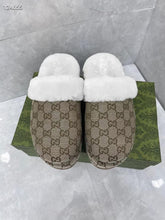 Load image into Gallery viewer, Gucci Slippers
