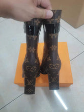 Load image into Gallery viewer, LV Boots midcalf
