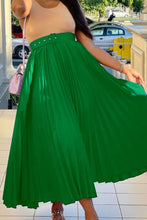 Load image into Gallery viewer, Pleated Solid Color Skirt
